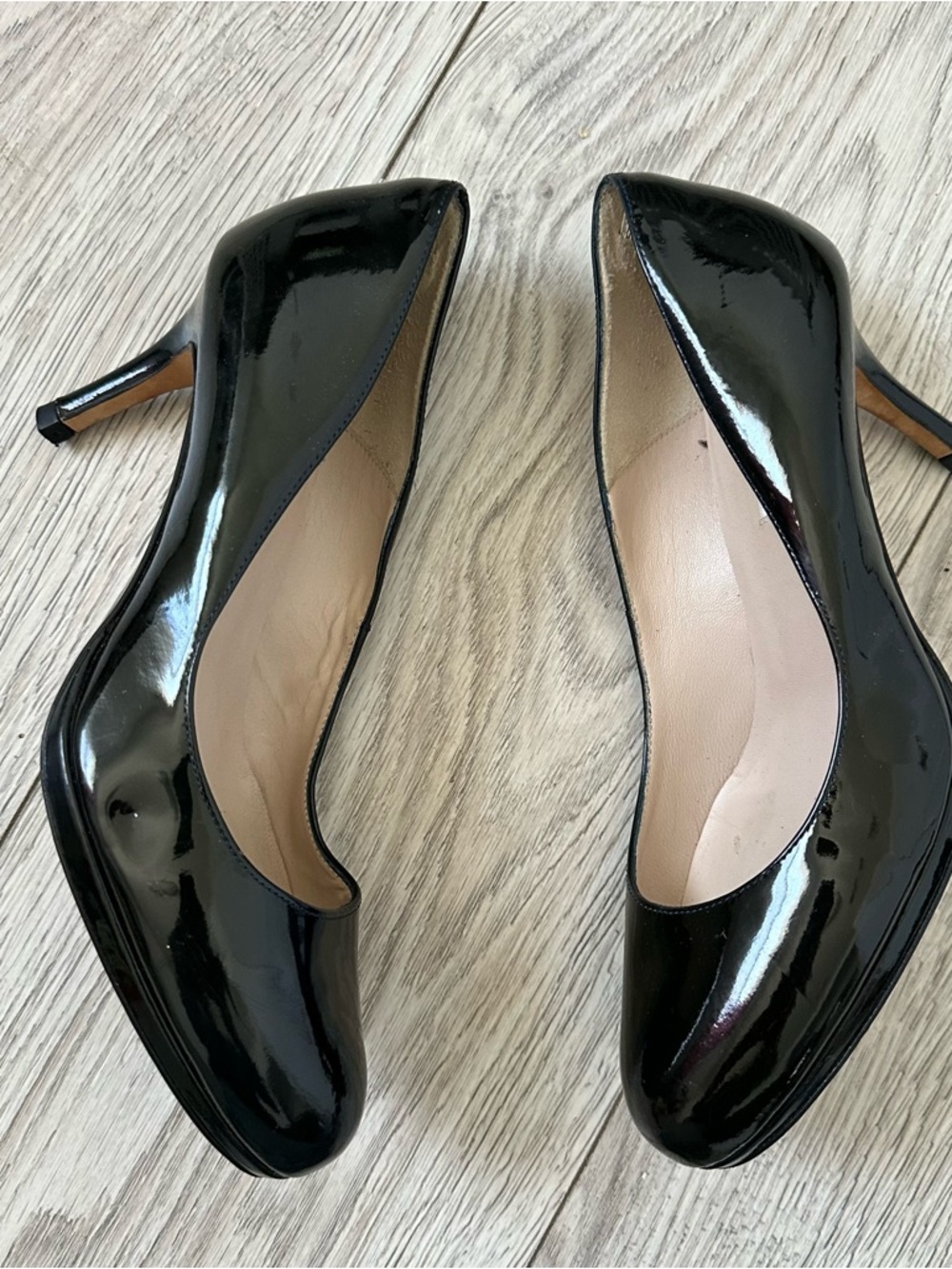 LK Bennett Sledge Black Patent leather
European 38 US Size 8 In Great Condition